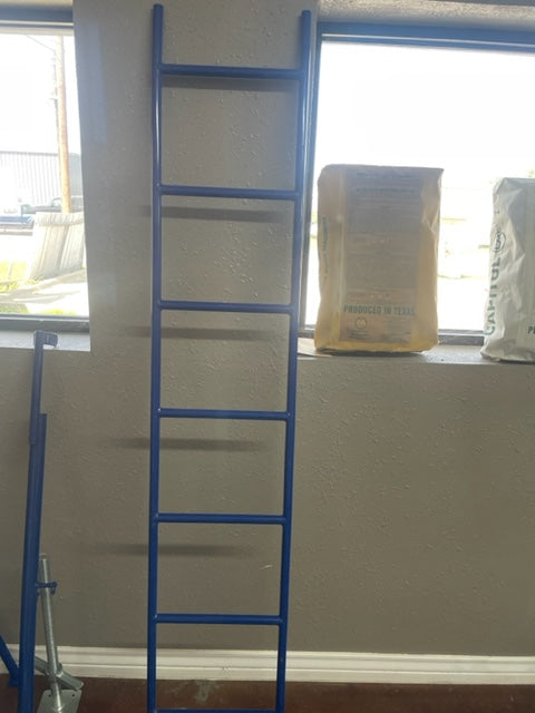 SCAFFOLD LADDER